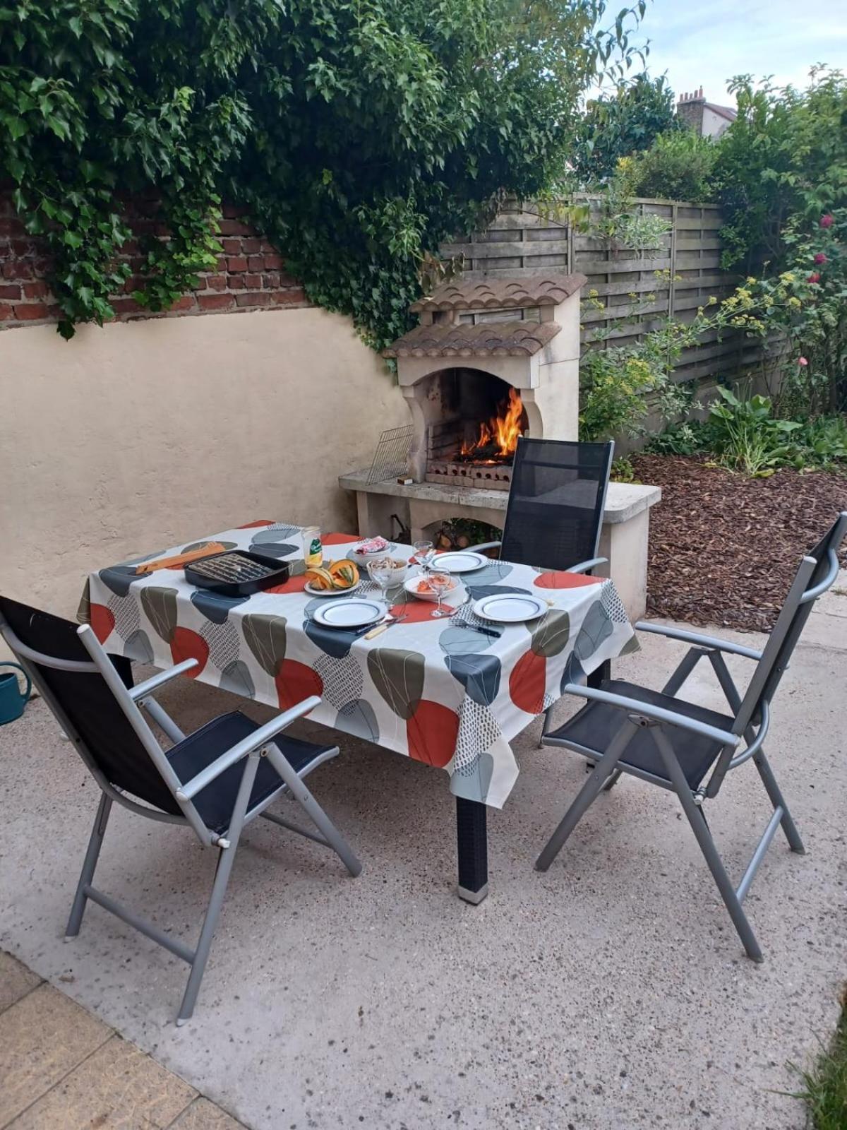 Nice House, Garden And Bbq 3Km From The Beach / Jolie Maison, Jardin Et Bbq A 3 Km De La Plage Coudekerque-Branche ภายนอก รูปภาพ